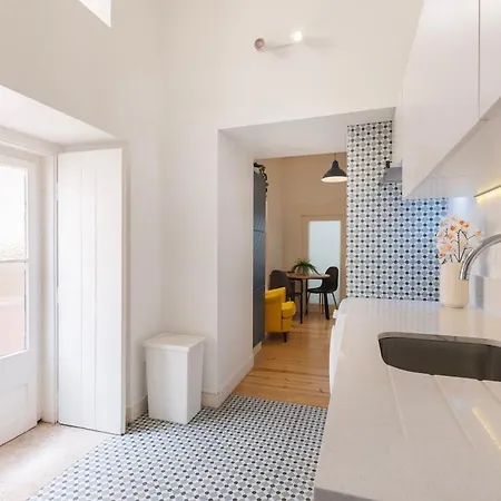 The Nest Of Carriao Street * Lisbona