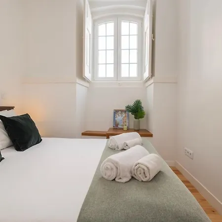 The Nest Of Carriao Street Apartment