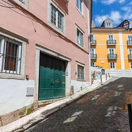 The Nest Of Carrião Street *