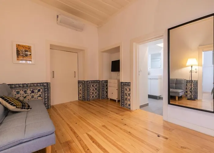 The Nest Of Carriao Street