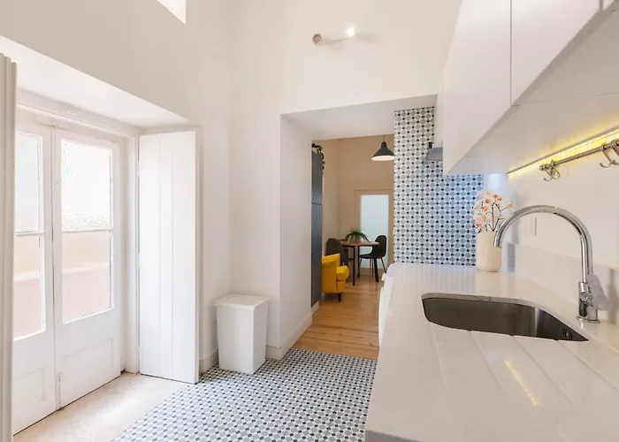 The Nest Of Carriao Street * Lisboa